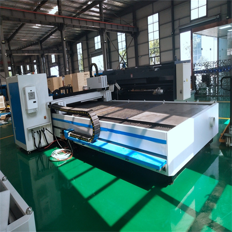 Máy cắt Laser sợi quang 1000w 2000w 3000w 4kw Cnc cho thép tấm kim loại nhôm