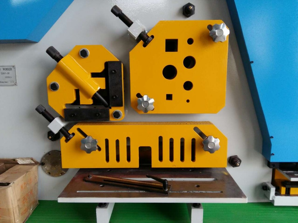 110 Ton Metal Sheet Press Corner Cutting Hydraulic Ironworker Machine Máy ép tấm kim loại 110 tấn Máy cắt sắt thủy lực