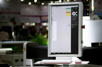 1500*3000mm 500w Racuys Or Ipg Fiber Laser Cutting Machine Máy cắt Laser sợi quang 1500 * 3000mm 500w hoặc Ipg