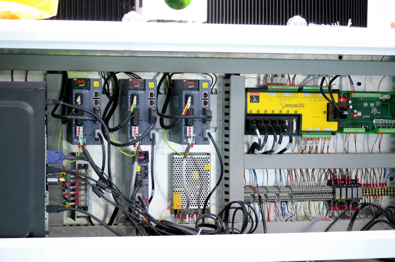 1500*3000mm 500w Racuys Or Ipg Fiber Laser Cutting Machine Máy cắt Laser sợi quang 1500 * 3000mm 500w hoặc Ipg