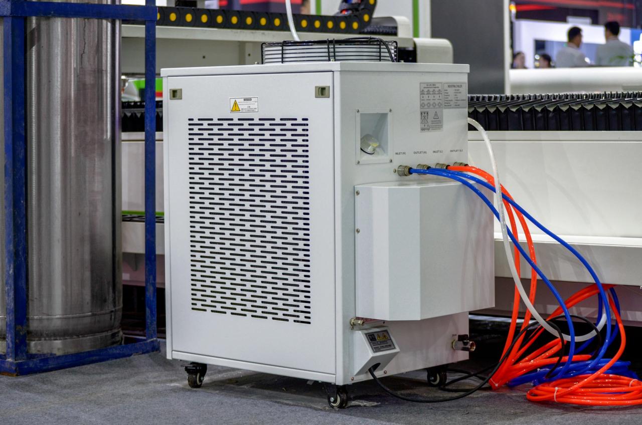 1500*3000mm 500w Racuys Or Ipg Fiber Laser Cutting Machine Máy cắt Laser sợi quang 1500 * 3000mm 500w hoặc Ipg