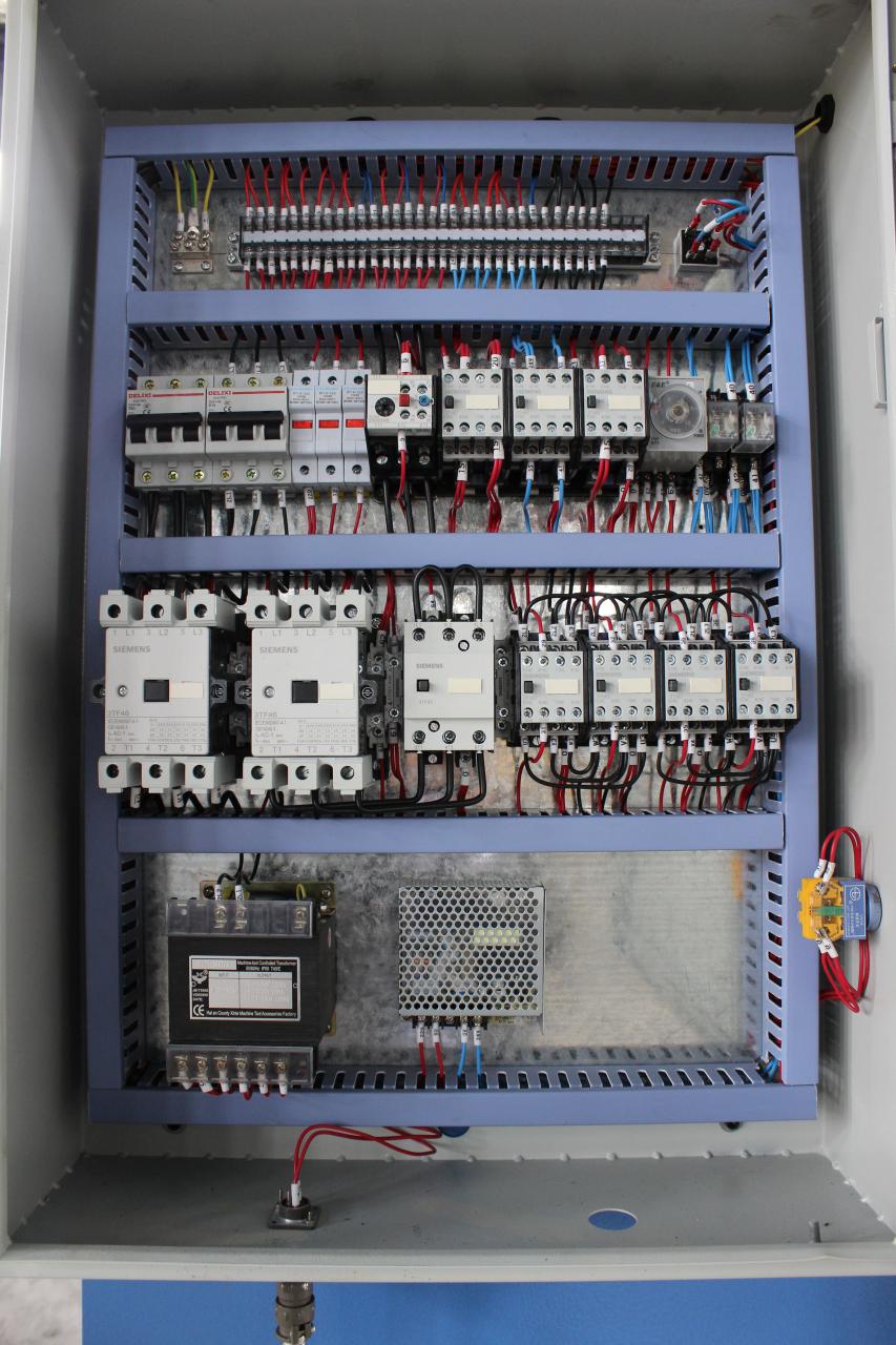 Máy cắt tia thủy lực Nc dài 2,5m