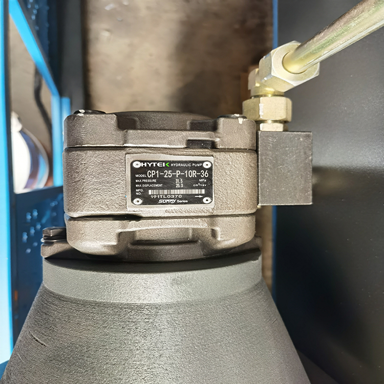 300t/4000 Hydraulic Press Brake Machine Máy phanh thủy lực 300t / 4000