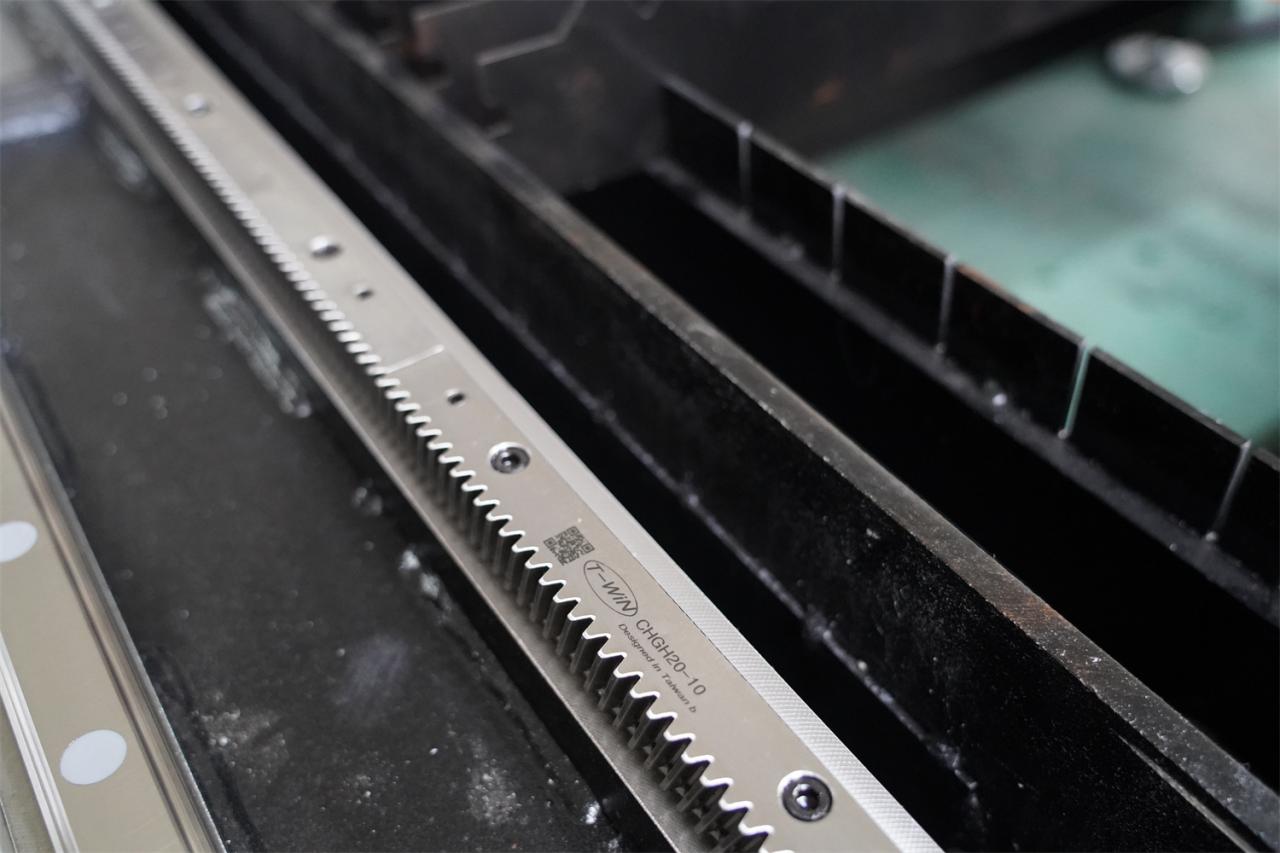 3015 4kw 1kw 2kw 3kw Stainless Steel Cnc Fiber Laser Cutting Machine Máy cắt Laser sợi quang Cnc bằng thép không gỉ 3015 4kw 1kw 2kw 3kw