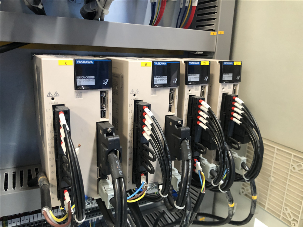 3+1 Axis Cnc Hydraulic Press Brake With Esa System Phanh ép thủy lực 3 + 1 trục Cnc với hệ thống Esa