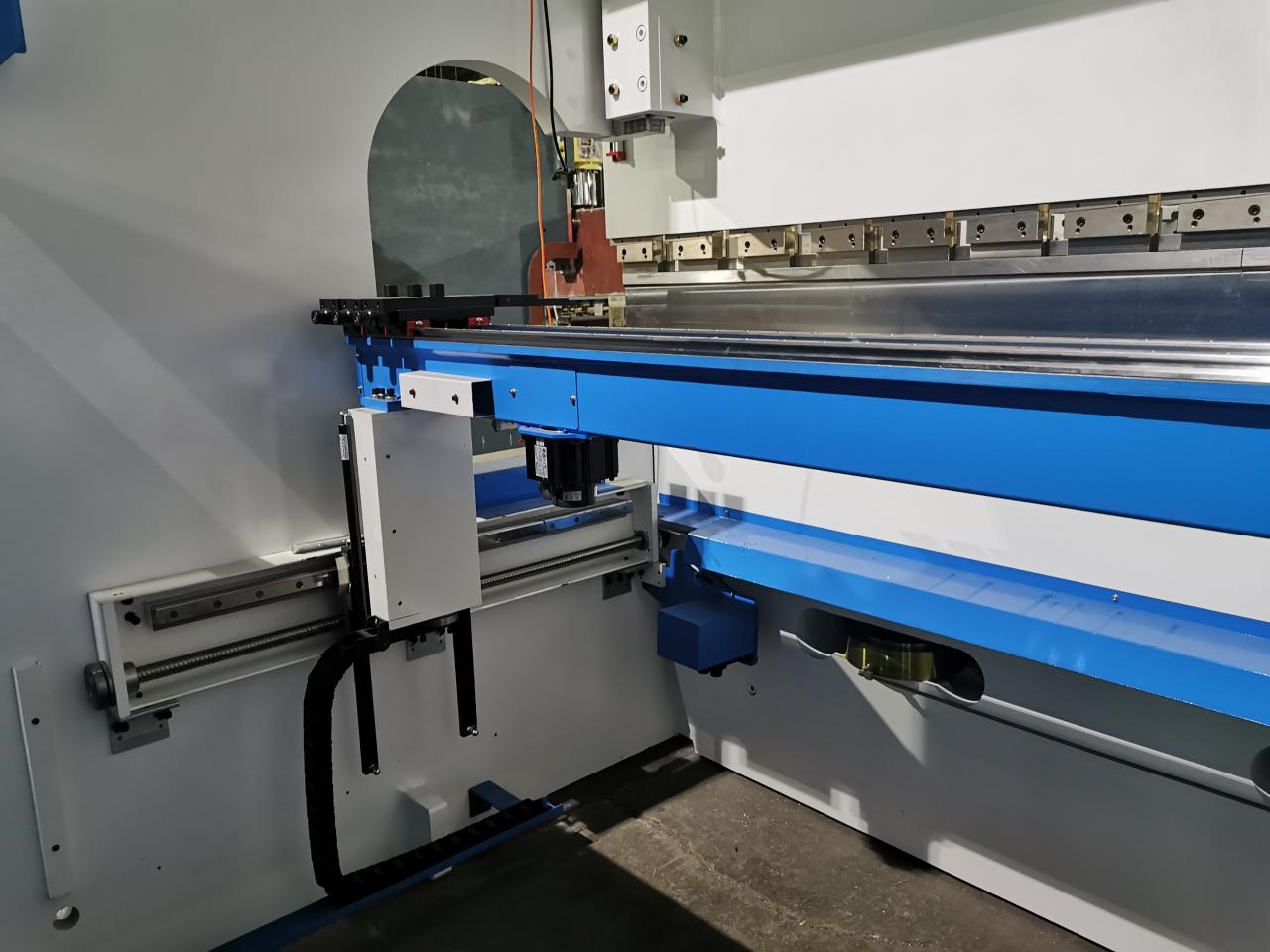 4 Axis Cnc Tandem Press Brake With Delem Da58t 2d Graphical Controller Phanh báo chí 4 trục Cnc Tandem với Bộ điều khiển đồ họa 2d Delem Da58t