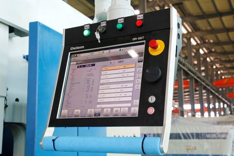 4 Axis Cnc Tandem Press Brake With Delem Da58t 2d Graphical Controller Phanh báo chí 4 trục Cnc Tandem với Bộ điều khiển đồ họa 2d Delem Da58t