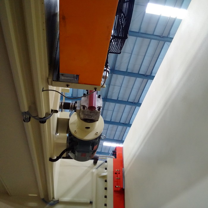 4 Axis Cnc Tandem Press Brake With Delem Da58t 2d Graphical Controller Phanh báo chí 4 trục Cnc Tandem với Bộ điều khiển đồ họa 2d Delem Da58t