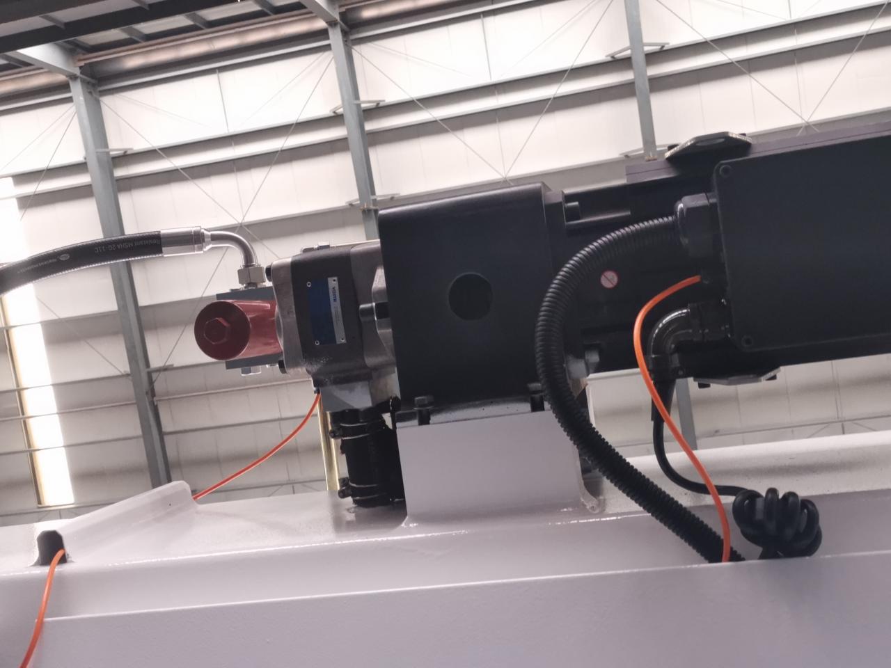 4 Axis Cnc Tandem Press Brake With Delem Da58t 2d Graphical Controller Phanh báo chí 4 trục Cnc Tandem với Bộ điều khiển đồ họa 2d Delem Da58t