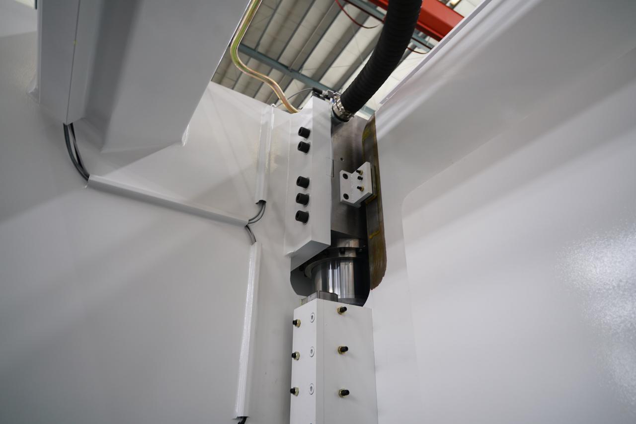 4 Axis Cnc Tandem Press Brake With Delem Da58t 2d Graphical Controller Phanh báo chí 4 trục Cnc Tandem với Bộ điều khiển đồ họa 2d Delem Da58t