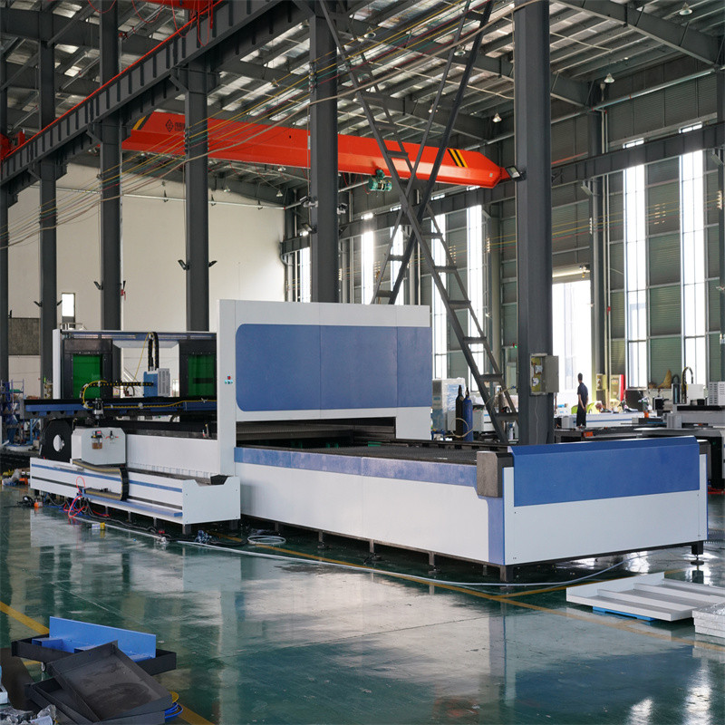 Máy cắt laser sợi quang 500W 1500W 4Kw Máy cắt laser kim loại tấm 2000Watt 3kw