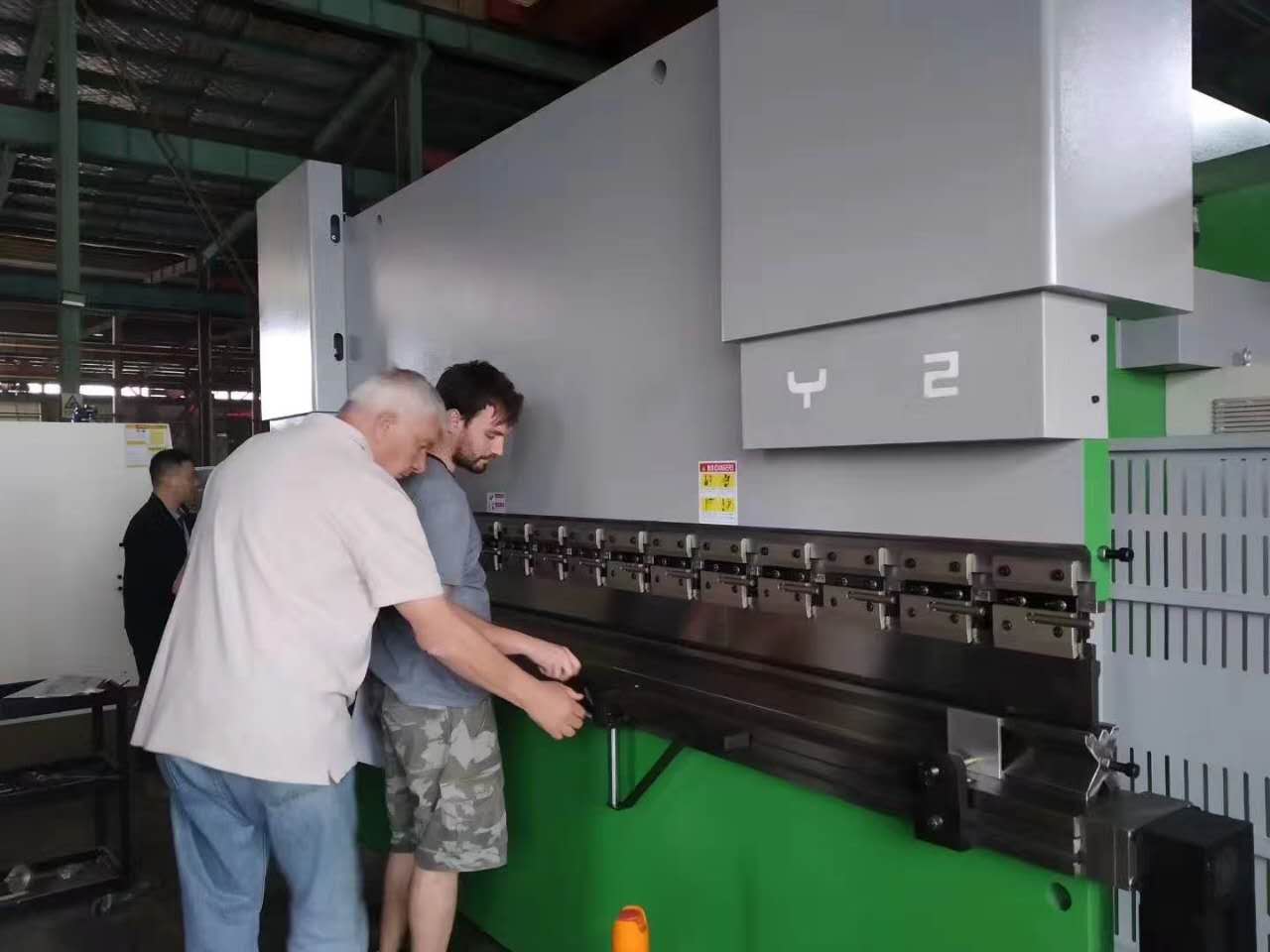 63 Ton Metal Steel Sheet Plate Bending Machine Cnc Hydraulic Press Brake For Metal Working Máy uốn tấm thép tấm kim loại 63 tấn Cnc Phanh ép thủy lực cho gia công kim loại