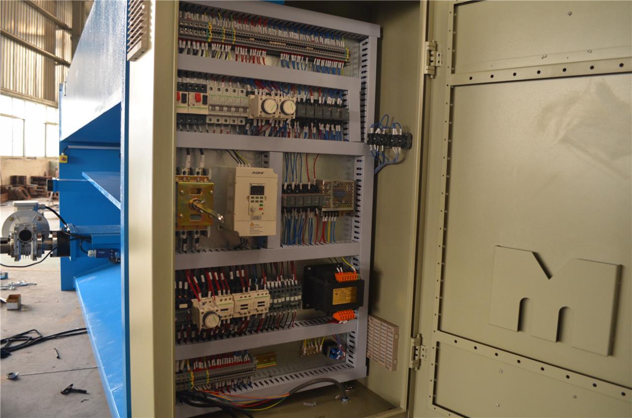 6*3200mm Guillotine Shears Metal Shear Hydraulic Iron Sheet Cutting Shearing Machine Máy cắt tôn 6 * 3200mm Máy cắt kim loại Máy cắt tấm sắt thủy lực