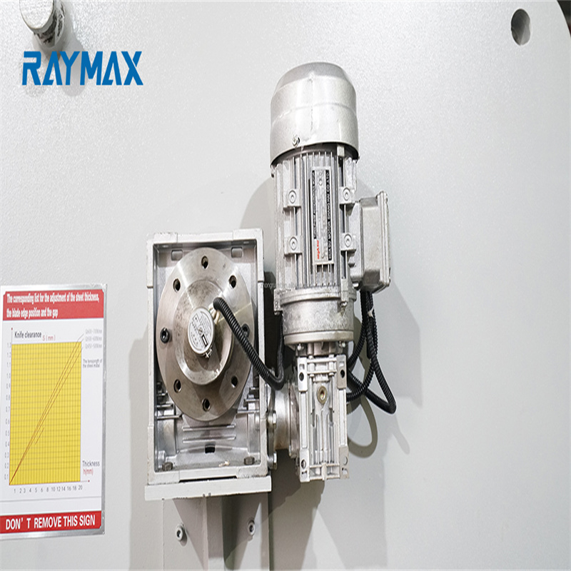 Máy cắt nhôm kim loại thủy lực Cnc Máy cắt nhôm không gỉ