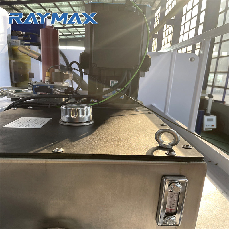 Máy uốn phanh báo chí Cnc với hệ thống Da52t