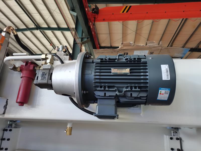 China Metal Hydraulic Press Brake Machine With Reasonable Price Máy ép thủy lực kim loại Trung Quốc với giá cả hợp lý