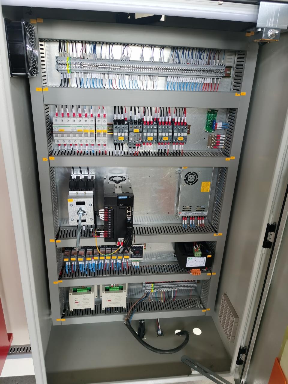 China Metal Hydraulic Press Brake Machine With Reasonable Price Máy ép thủy lực kim loại Trung Quốc với giá cả hợp lý