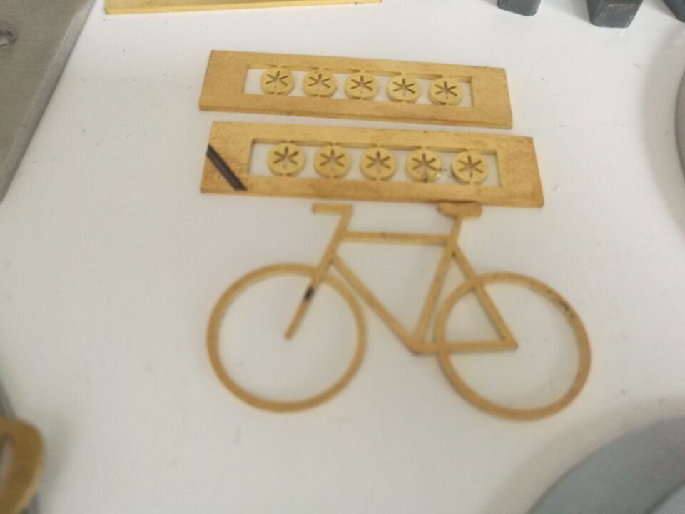 Cnc Fiber Laser Metal Cutting Machine 2000w Fiber Laser Cutting Machine Máy cắt kim loại bằng sợi quang Cnc Máy cắt bằng sợi quang 2000w