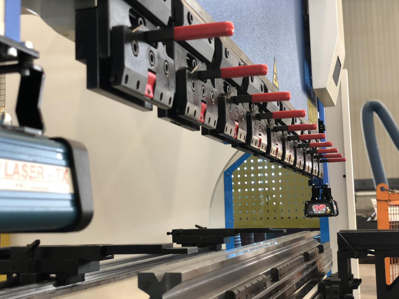 Cnc Hydraulic Bending Machine 160x3200 Press Brake Price Máy uốn thủy lực Cnc 160x3200 Giá phanh báo chí