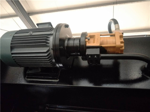 Da53t Cnc System Controller 125t4000 3+1 Axis Cnc Hydraulic Press Brake With Good Quality Bộ điều khiển hệ thống Da53t Cnc 125t4000 Phanh ép thủy lực 3 + 1 trục Cnc với chất lượng tốt