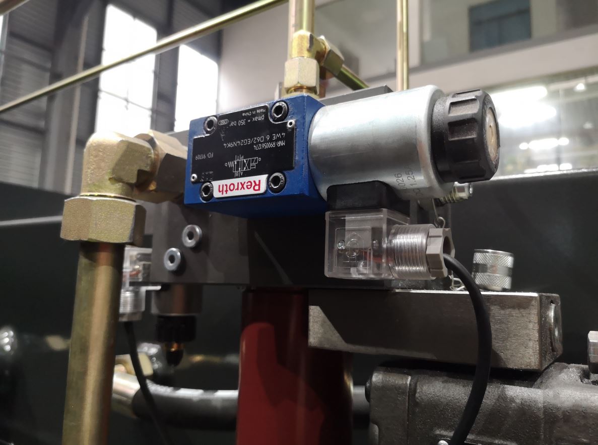 Delem Da66t 125 3 + 1 4 + 1 6 + 1 8 + 1 Cnc Phanh ép thủy lực để uốn tấm kim loại