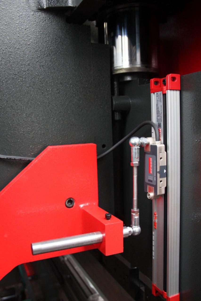 Delem Da66t 125 3 + 1 4 + 1 6 + 1 8 + 1 Cnc Phanh ép thủy lực để uốn tấm kim loại