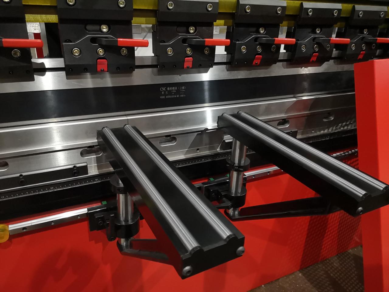 Delem Da66t 125 3 + 1 4 + 1 6 + 1 8 + 1 Cnc Phanh ép thủy lực để uốn tấm kim loại