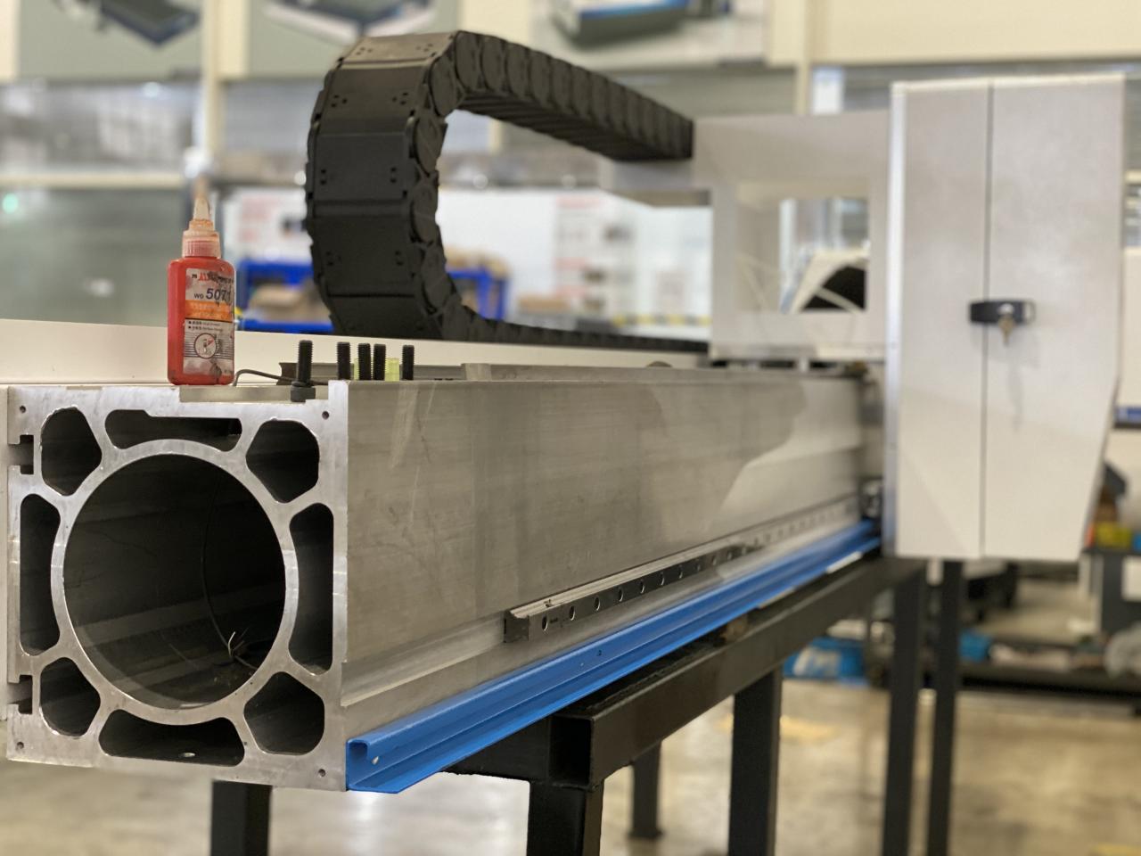 Máy cắt sợi quang Masterline 8kw, 4000x2000mm, với nguồn laser Ipg