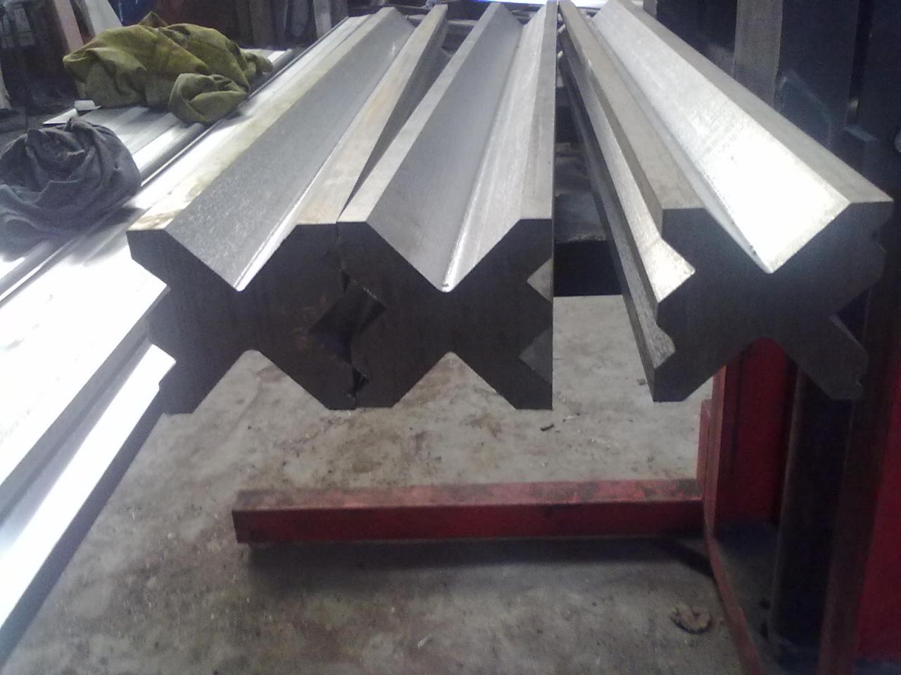 Full Automatic High Power Sheet Bending Machine And Cnc Press Brake Machine Máy uốn tấm công suất cao hoàn toàn tự động và máy phanh báo chí Cnc