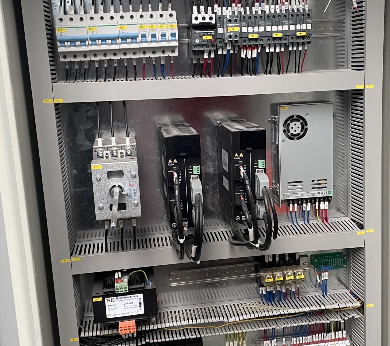 High Quality 3m Press Brake Machine Hydraulic 100 Ton For Sheet Metal Bending Chất lượng cao Máy phanh báo chí 3m Thủy lực 100 tấn để uốn kim loại tấm