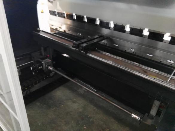 High Quality Sheet Metal Hydraulic Press Brake Machine Máy ép thủy lực tấm kim loại chất lượng cao