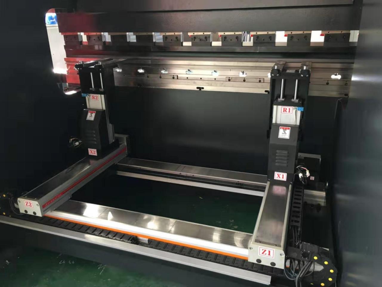 Hydraulic Stainless Steel Wc67y/k-300/6000 Mould Crowning Press Brake Phanh ép khuôn bằng thép không gỉ thủy lực Wc67y / k-300/6000