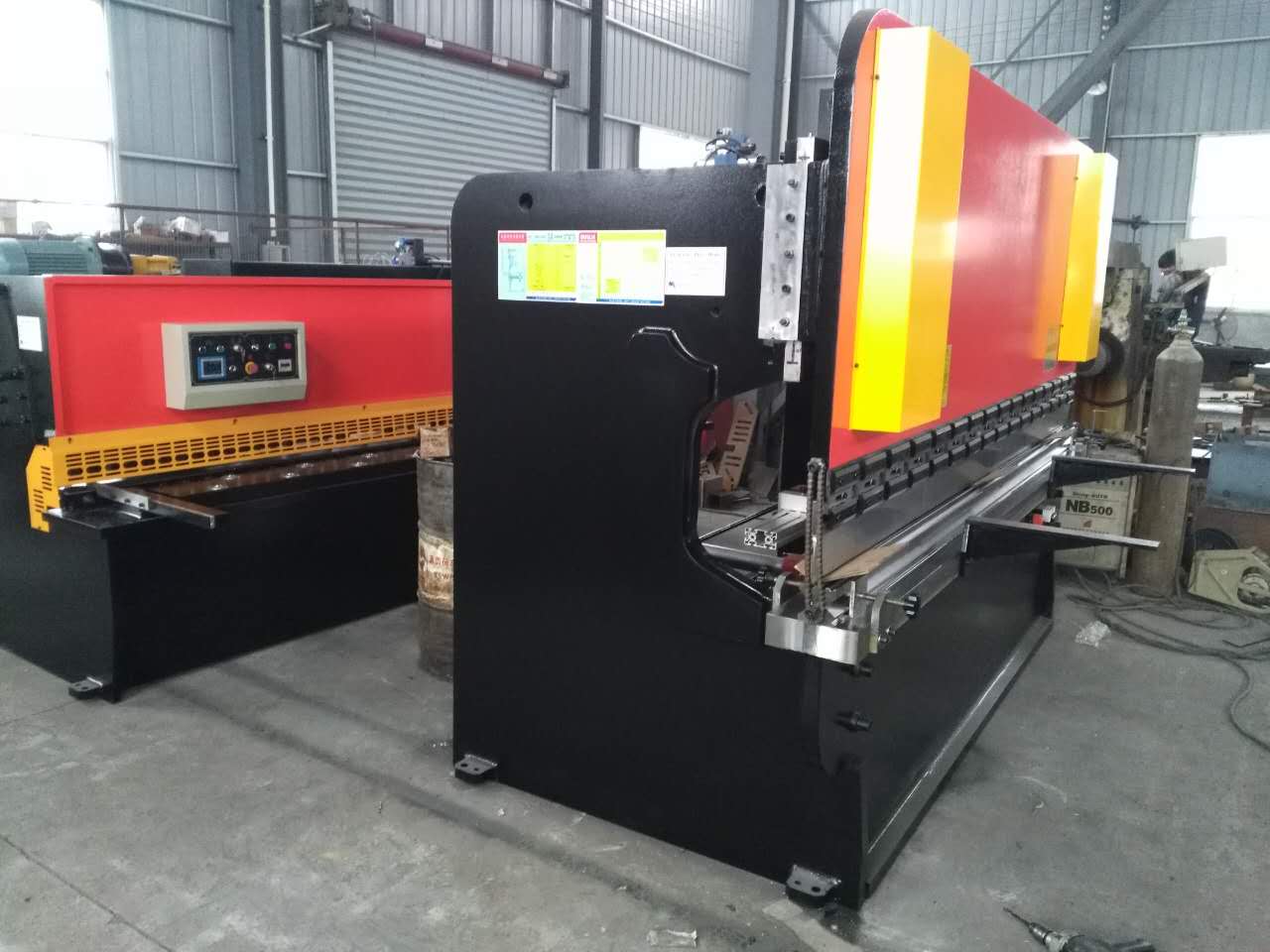 Hydraulic Swing Beam Guillotine Shears Qc12y-4x2500 Kéo cắt tia xoay thủy lực Qc12y-4x2500