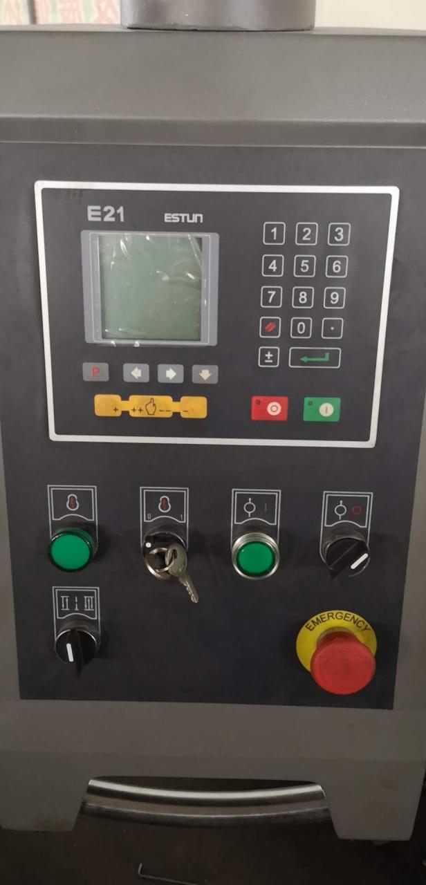 Máy cắt tấm trượt thủy lực Qc12y 6x3200 Máy cắt