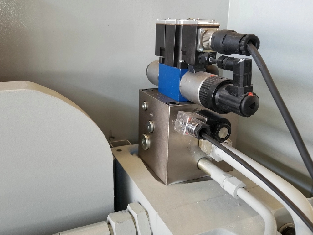 Wc67k 100 tấn Máy ép phanh thủy lực 200 tấn cho tấm thép kim loại sắt