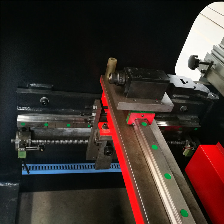 Wc67y-160 4000 Hydraulic Press Brake Cnc Metal Bending Machine For 4000mm Width Steel Máy uốn kim loại Cnc Wc67y-160 4000 Máy uốn kim loại Cnc cho thép chiều rộng 4000mm