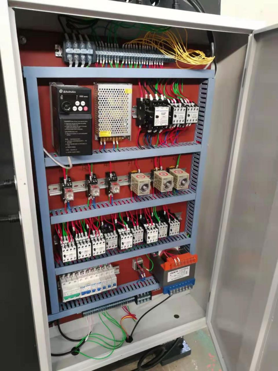 Wc67y-160 4000 Hydraulic Press Brake Cnc Metal Bending Machine For 4000mm Width Steel Máy uốn kim loại Cnc Wc67y-160 4000 Máy uốn kim loại Cnc cho thép chiều rộng 4000mm